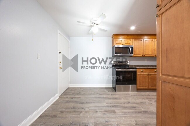 Building Photo - 307 W Main St