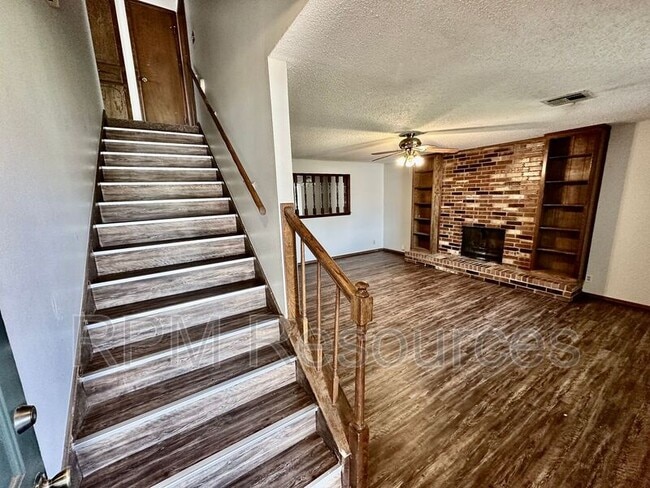 Building Photo - 1000 Juno Cir