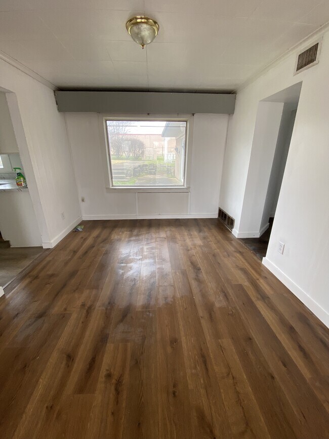 Building Photo - 174 N Buhl Farm Dr