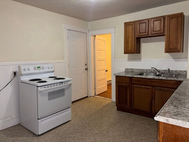 Building Photo - 68-72 Laurel St.