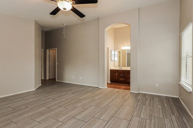 Building Photo - 16755 W Polk St