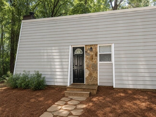 Building Photo - 232 Rustwood Dr