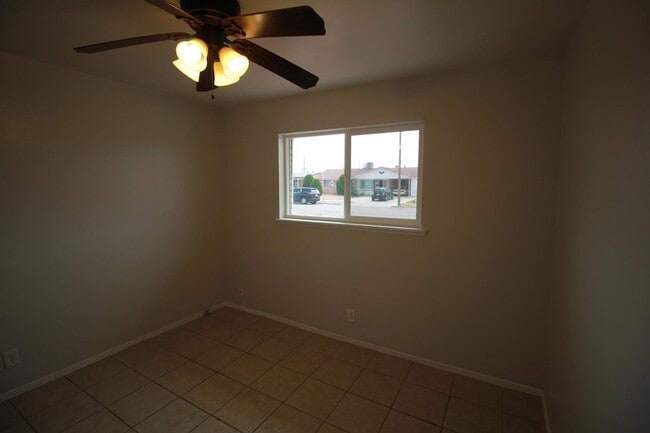 Building Photo - 5725 Waycross Ave
