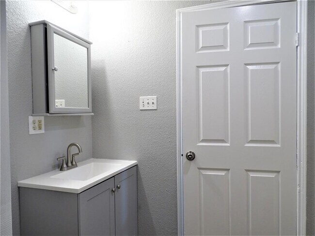 Building Photo - 22070 Flanagan Cir