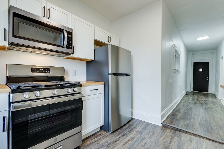 Building Photo - 623 Lillian St