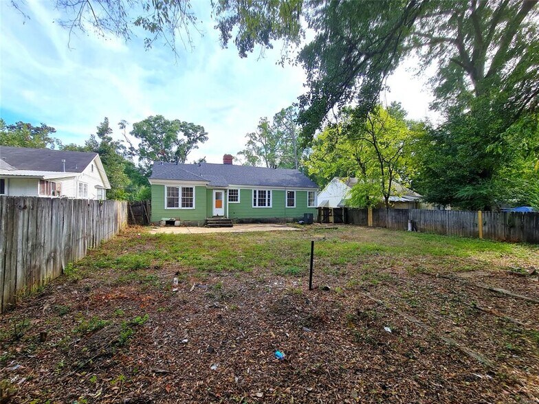 Building Photo - 2113 Brewton St