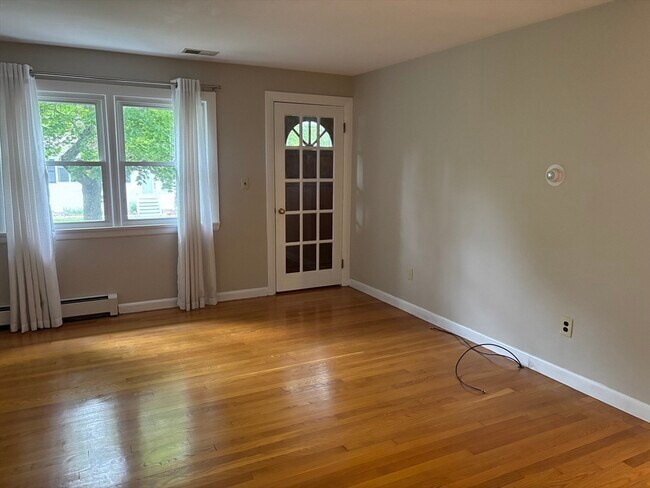 Building Photo - 11 Eden Glen Ave