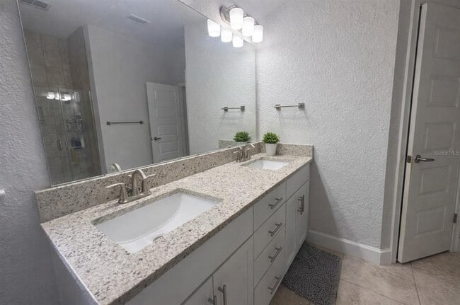 Building Photo - 14529 Scottburgh Glen Dr