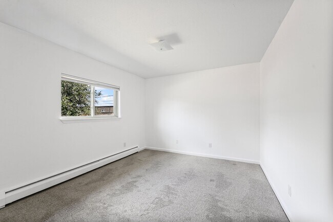 Building Photo - 1804 Simms St