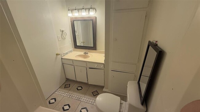 Building Photo - 8210 Sam Rayburn Dr