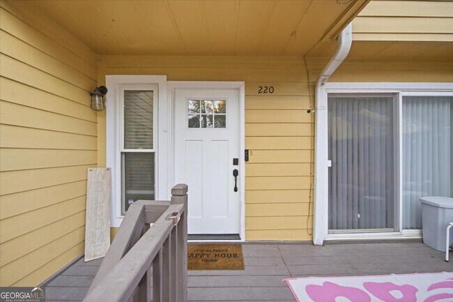 Building Photo - 220 Yuba Walk