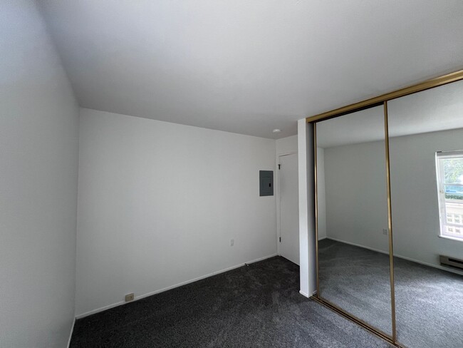 Building Photo - Epic REA - Fabulous 2BRs+1BA Condo with a ...