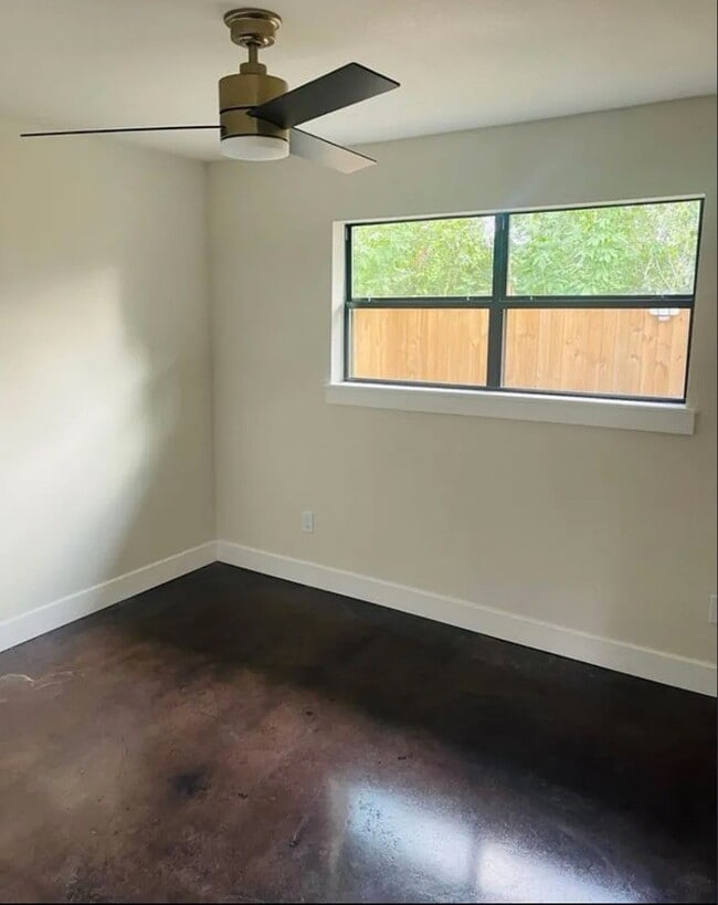 Building Photo - 618 E 40th St