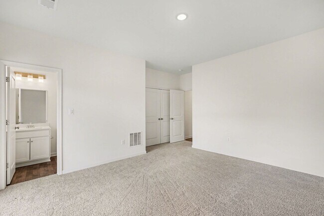 Building Photo - Built 2024 | Modern Townhome Near Fredericksburg – More Space, Better Value