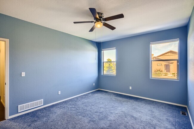 Building Photo - Flying Horse home for rent on Cake Bread!