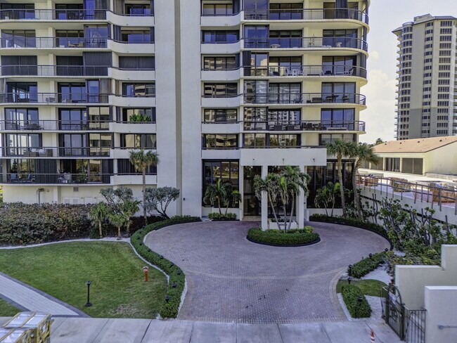 Building Photo - 4000 N Ocean Dr