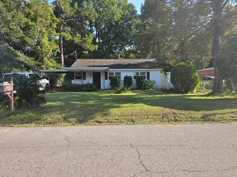 Primary Photo - 2128 Yarbrough St