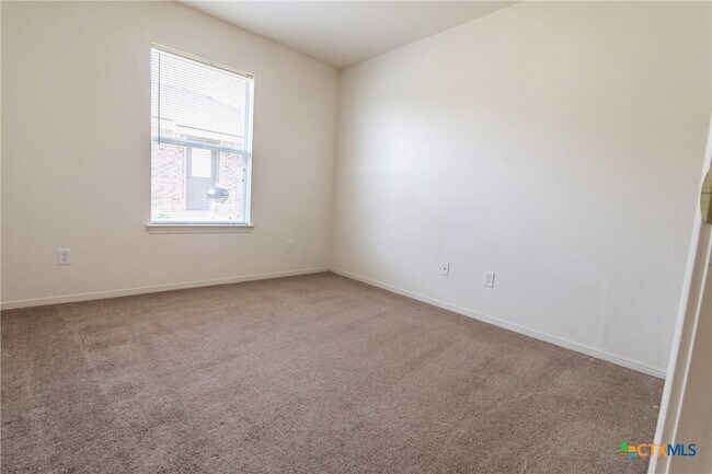 Building Photo - 2915 Sunflower Trail