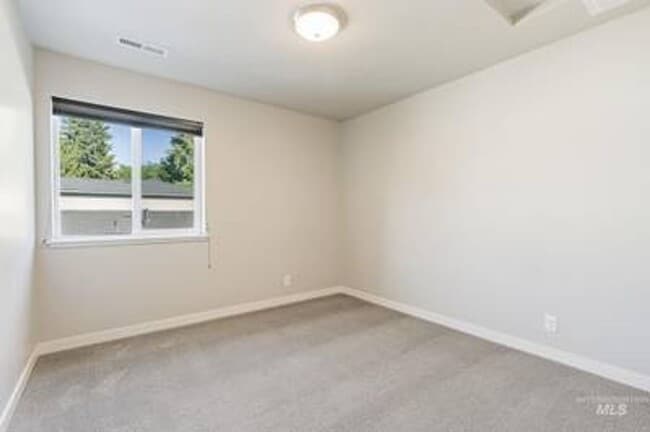 Building Photo - 3 bed, 3 bath townhome will be ready in May for you