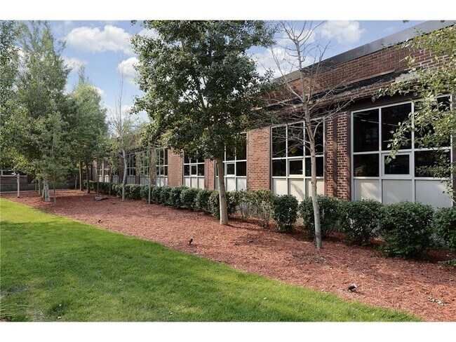 Building Photo - 901 N 3rd St