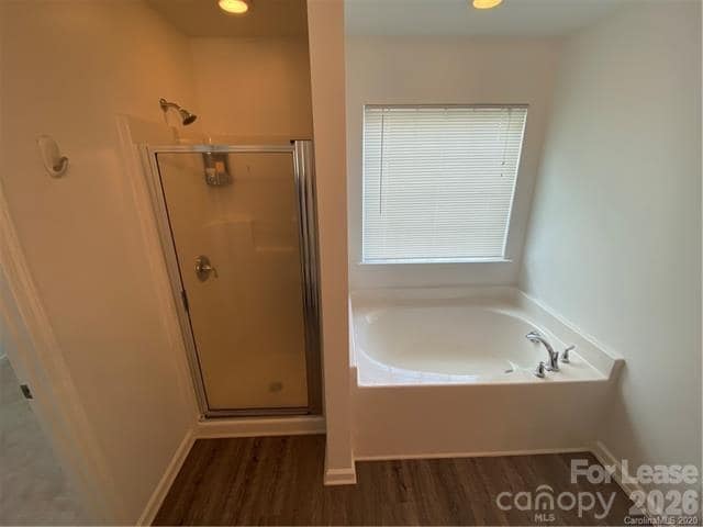 Building Photo - 1425 Eastway Dr