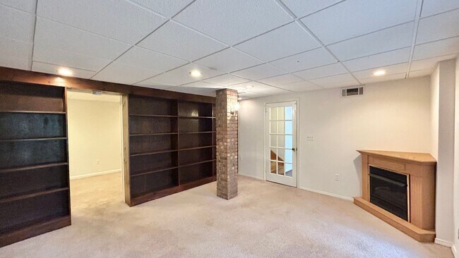 Building Photo - 1476 Lively Ridge Rd NE