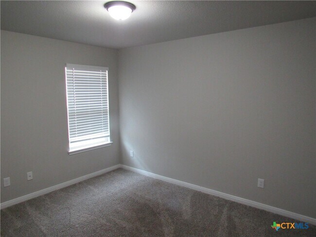 Building Photo - 10018 Kensley Rose Dr