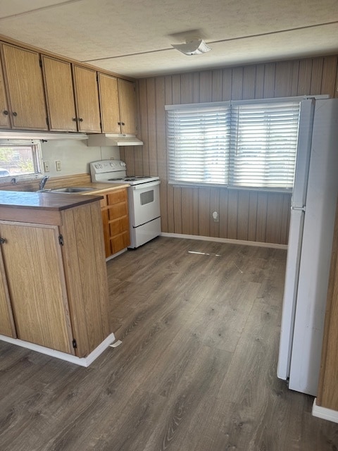 Building Photo - 2105 Hermosa Dr