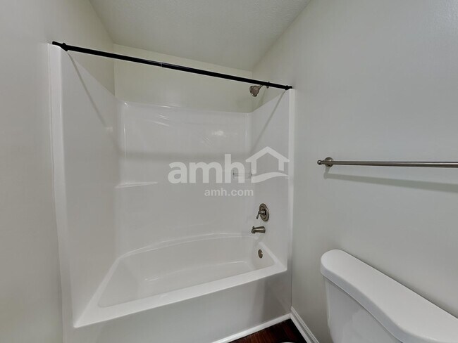 Building Photo - 222 Rambling Rd