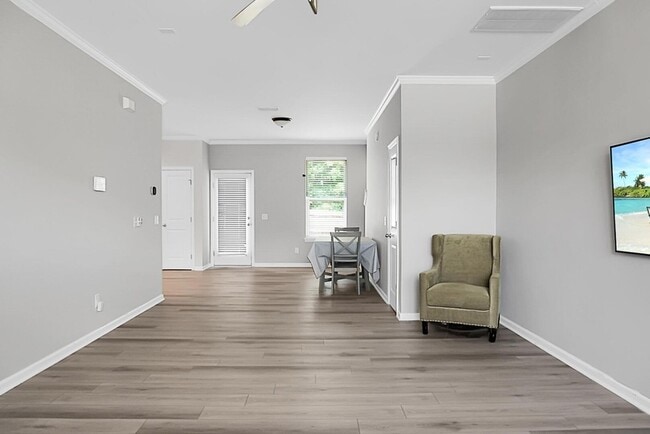 Building Photo - 243 Oglethorpe Cir