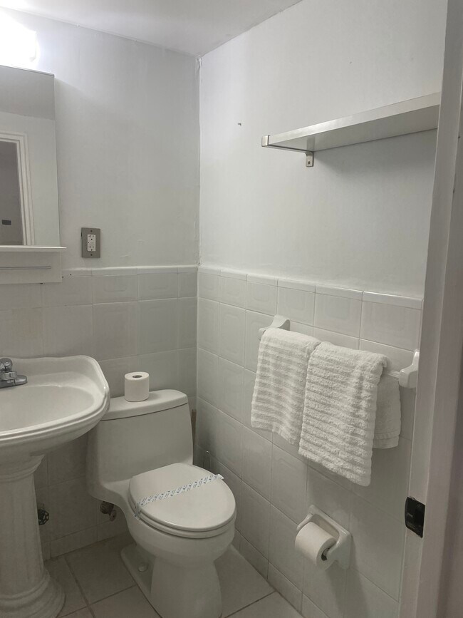 Building Photo - 6345 Collins Ave