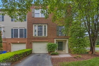 Building Photo - 18001 Foxworth Ct
