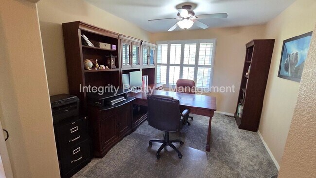 Building Photo - 3425 White Oak Ln