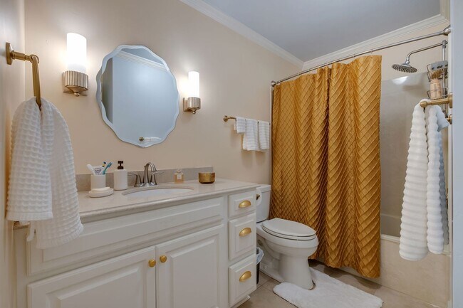 Building Photo - 3440 Jonathan Landing Dr