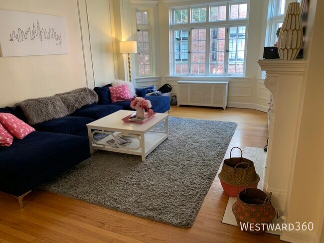 Building Photo - 507 W Aldine-2B