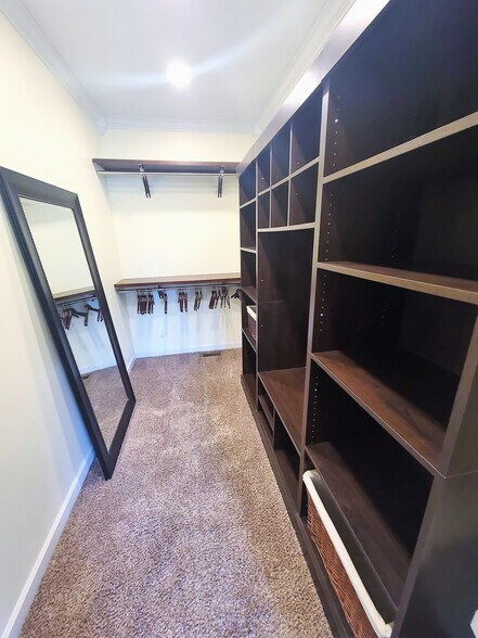 Building Photo - 518 Cloverfield Ln