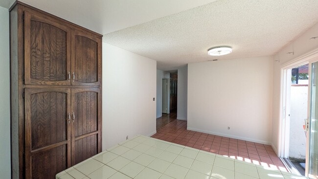 Building Photo - Lemon Grove 4 Bed with garage