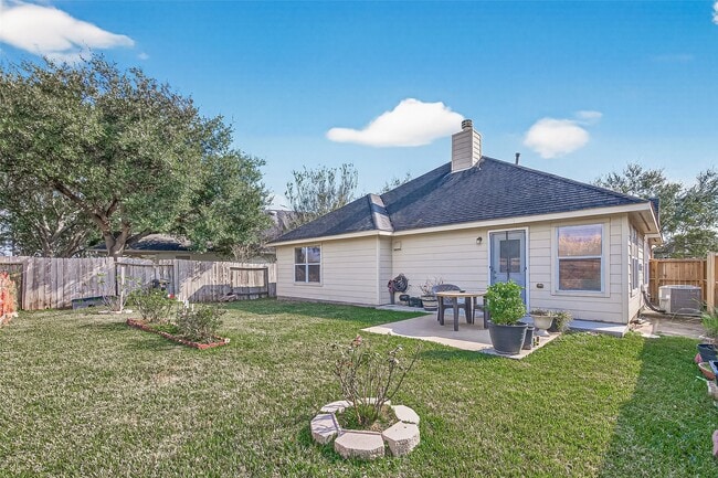 Building Photo - 19106 Mission Manor Ln