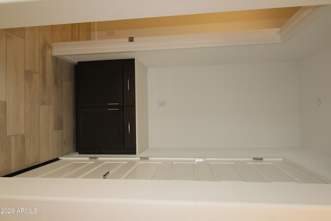 Building Photo - 3831 E Rainbow Dr