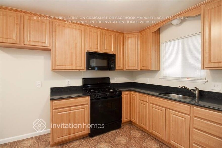 Building Photo - 125 Kennison Ct