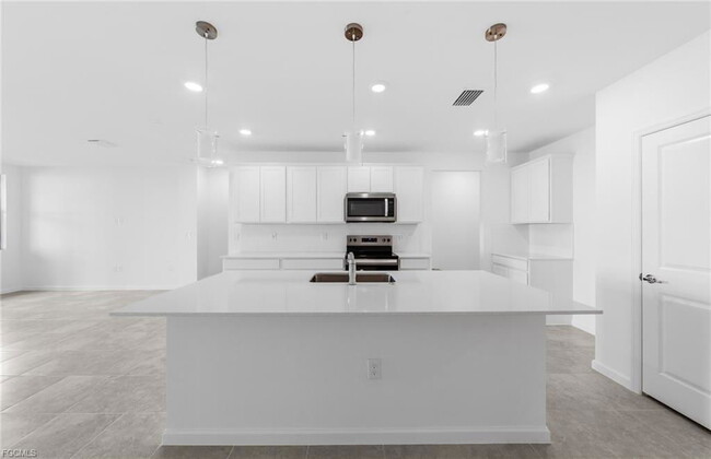 Building Photo - 1587 Lake Jessup Cir