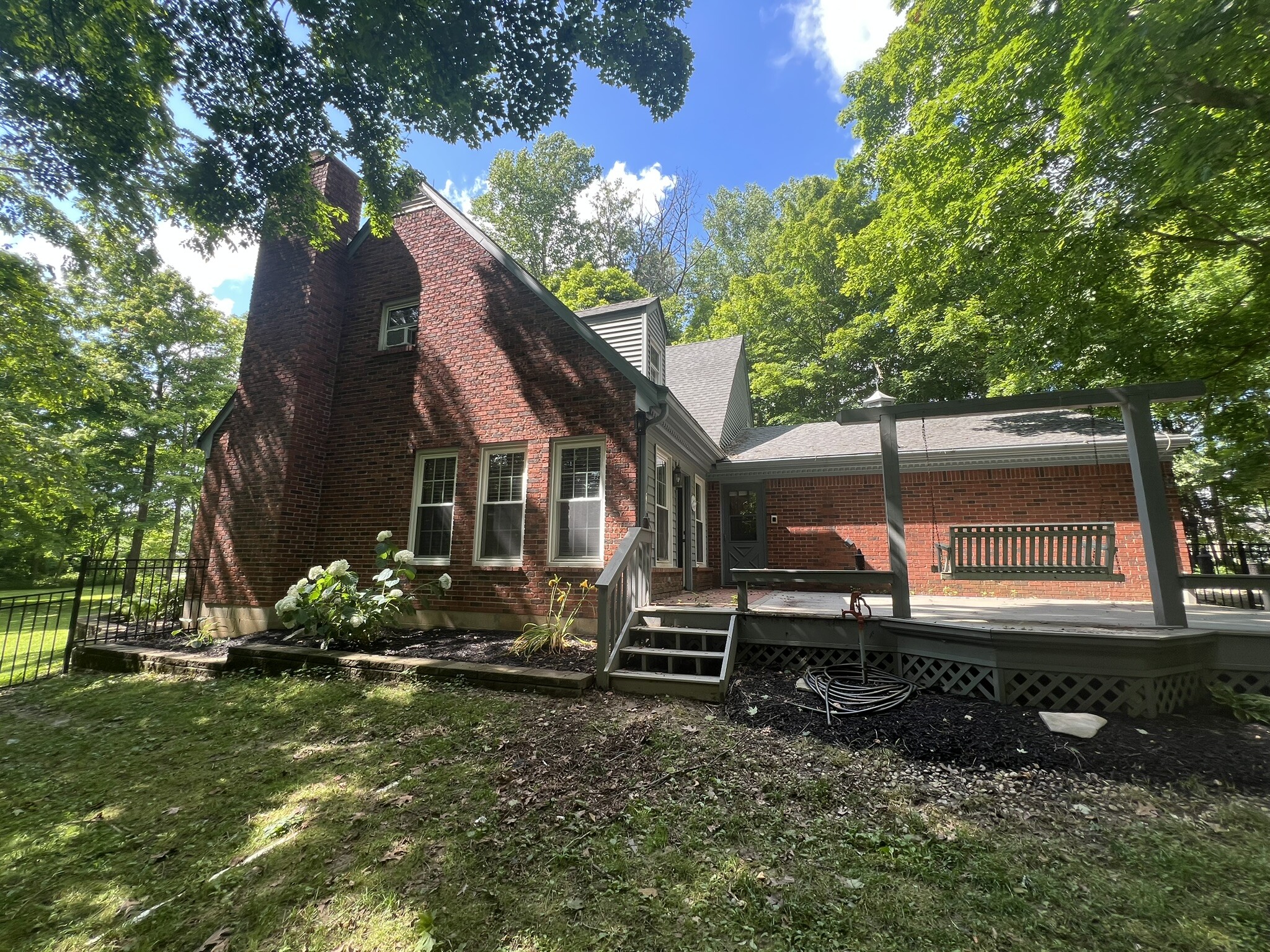 Building Photo - 1075 Woodland Ave