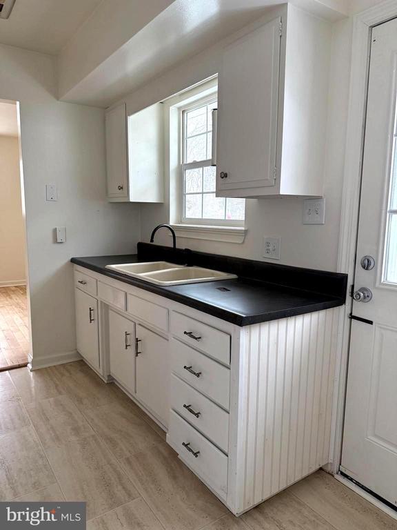 Building Photo - 19 Walnut St