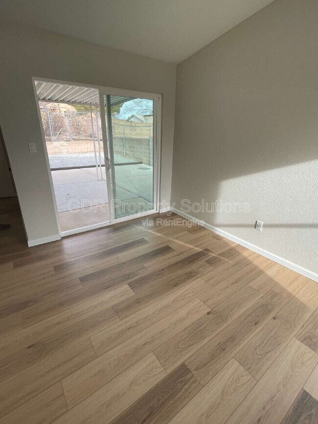 Building Photo - 4733 Platinum Dr NE