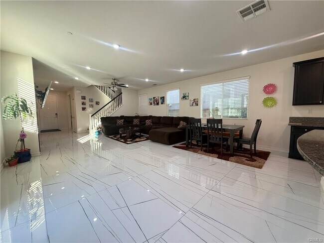 Building Photo - 28635 Parkside Dr