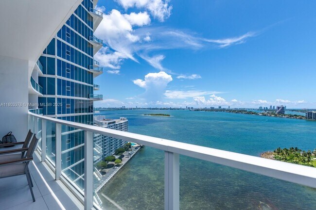 Building Photo - 2020 N Bayshore Dr