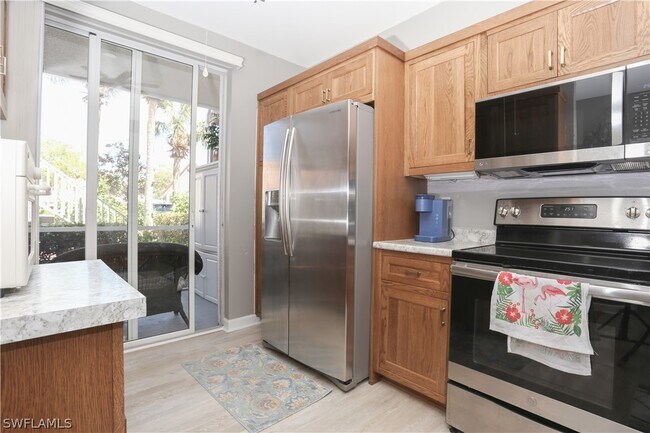 Building Photo - 2265 Hidden Lake Dr