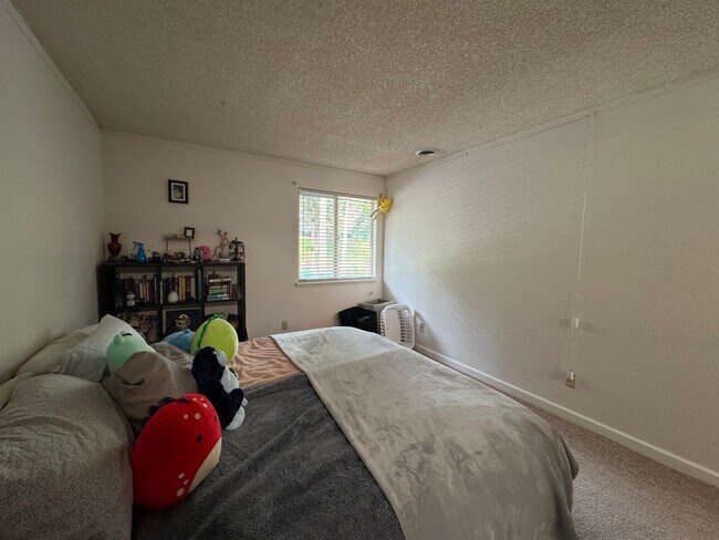 Building Photo - 2 Bedroom Condo Near WWU and Bus Line