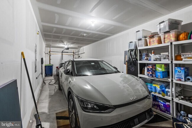 Building Photo - 908 Laurens Aly