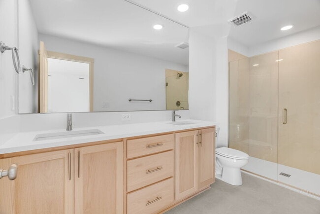 Building Photo - 2115 NW 17th Pl